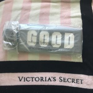 Over the shoulder “Good Vibes” can cooler